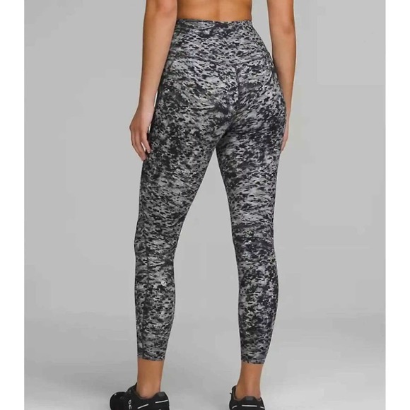 Lululemon Base Pace HR Tight 25” Sz 6 In Estuary Grey - Picture 2 of 8